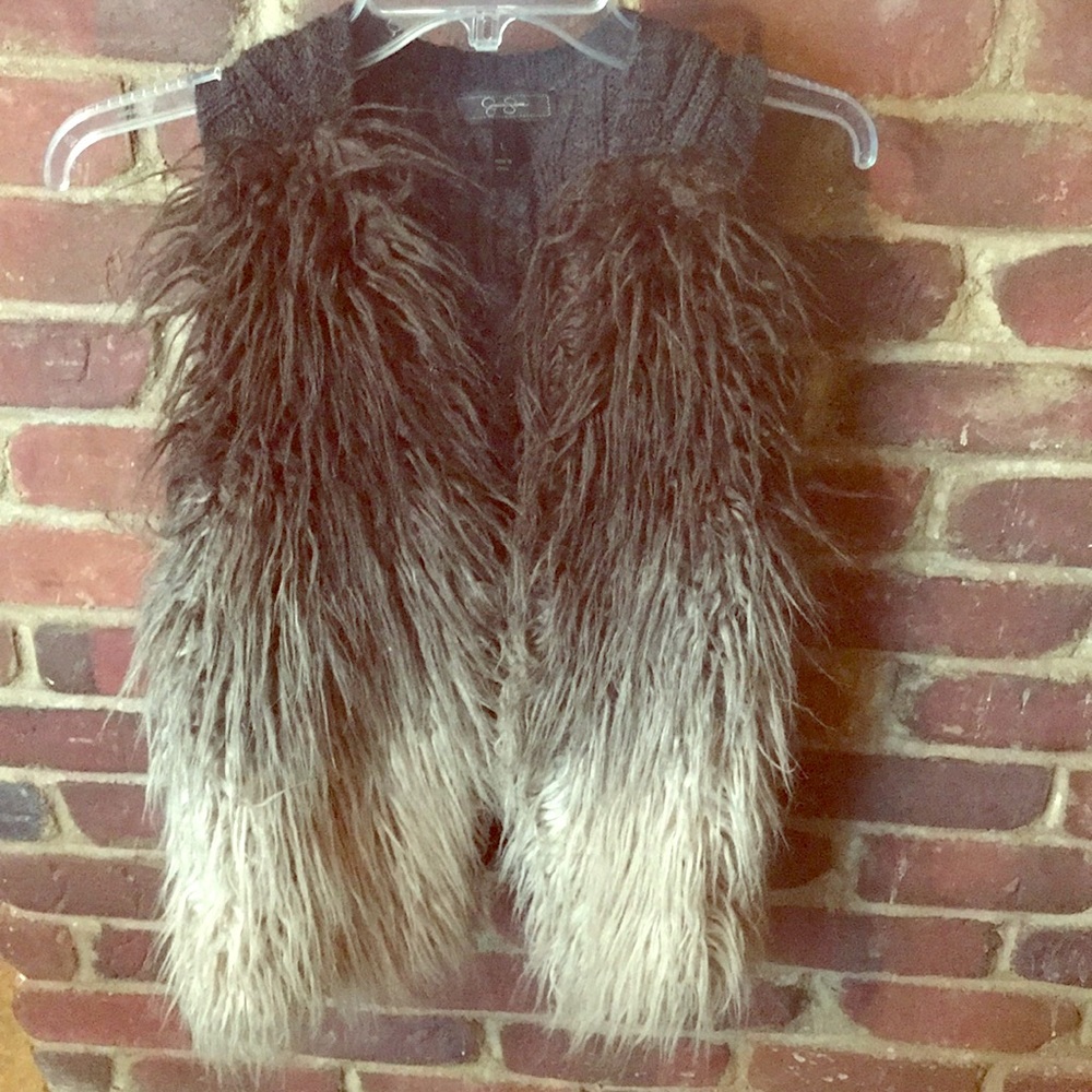 Jessica Simpson vest